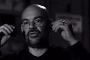 Apresentador Aaron Goodwin Apresentador Aaron Goodwin