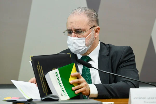 Na CCJ, PGR Augusto Aras diz que polarização é gravíssima para o Brasil