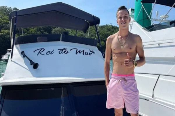 Imagem colorida do "rei do mar", que faleceu em praia de Santa Catarina - Metrópoles