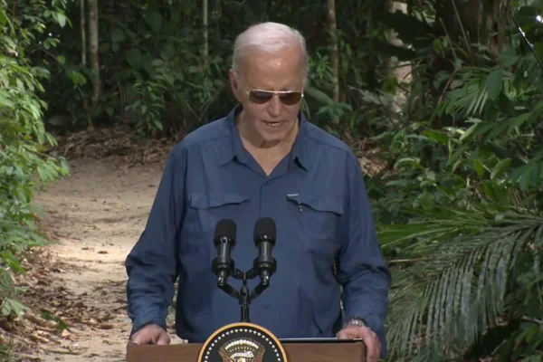 Imagem colorida do presidente dos Estados Unidos, Joe Biden, em Manaus (AM) - Metrópoles