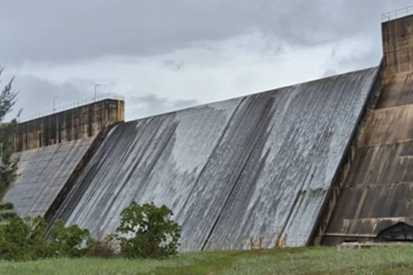 Após dias de chuvas intensas no DF, Barragem do Descoberto transborda