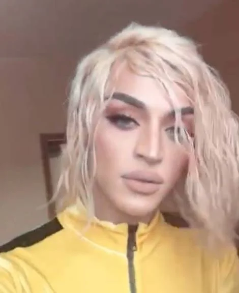 Pabllo Vittar usa look de Avatar para estreia no Carnaval de Salvador - imagem 4 Pabllo Vittar usa look de Avatar para estreia no Carnaval de Salvador - imagem 4