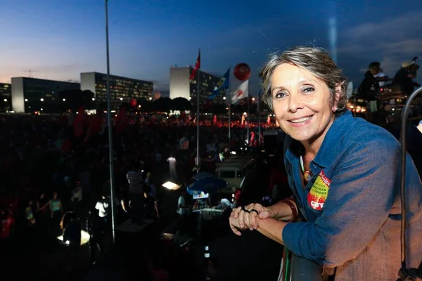 Deputada federal Erika Kokay muda o nome para Erika Lula Kokay