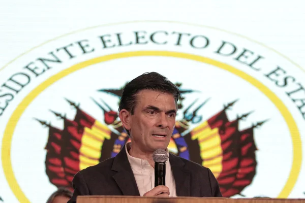 Novo presidente da Bolívia toma posse: “Nunca mais vamos nos isolar” 1 GettyImages 2241819683