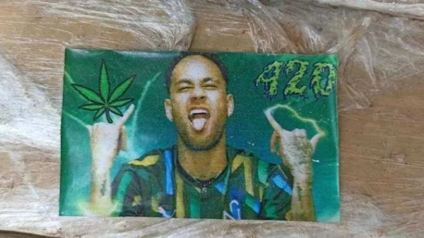 Polícia do Paraguai apreende 800 kg de drogas com rosto de Neymar