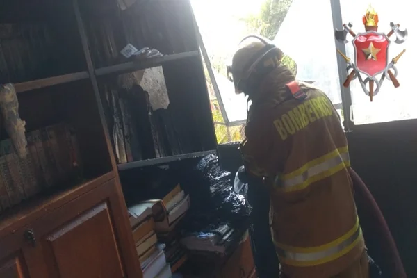 Vídeo: incêndio destrói quarto de apartamento da Asa Sul