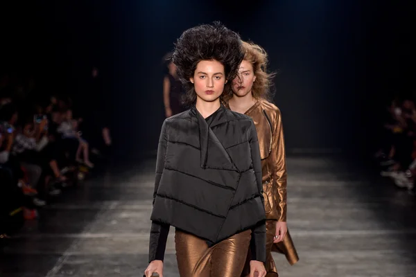Bye, bye, SPFW. Semana de moda chega ao fim e lança 10 tendências para o inverno tropical