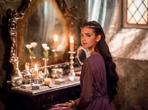 Deus Salve o Rei: Catarina é coroada rainha de Artena