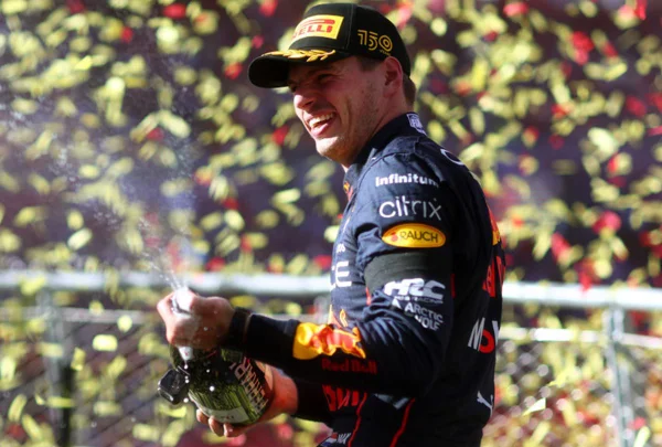 Verstappen vence 5º GP seguido em Monza e fica mais perto do título