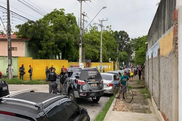 Policiais do Ceará são presos por cercar viatura para furar pneus