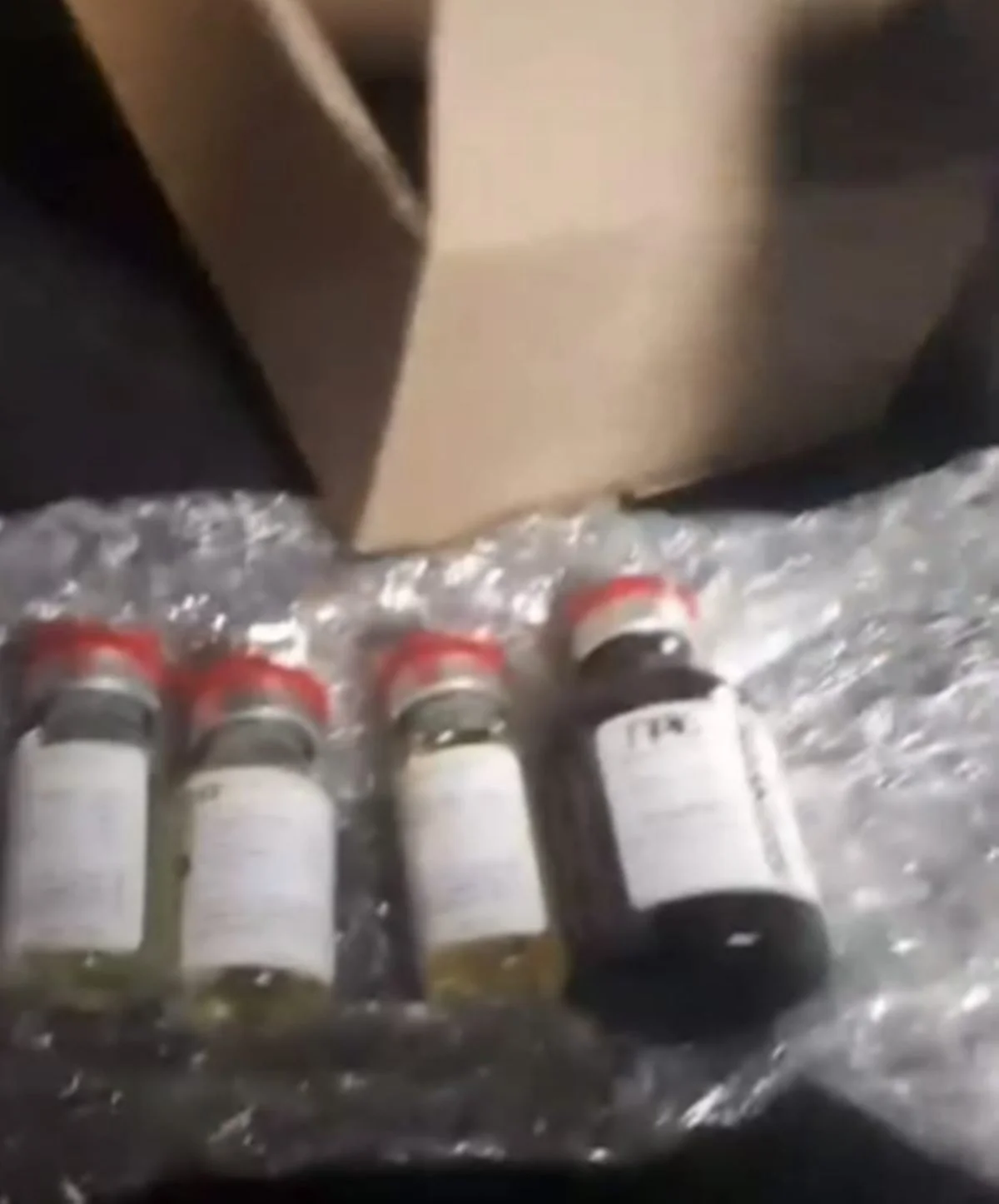 “Veneno estético”: império dos anabolizantes despeja milhões no DF e vicia marombeiros - imagem 2 “Veneno estético”: império dos anabolizantes despeja milhões no DF e vicia marombeiros - imagem 2