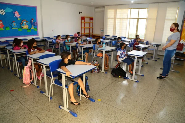 goias sala de aula aparecida