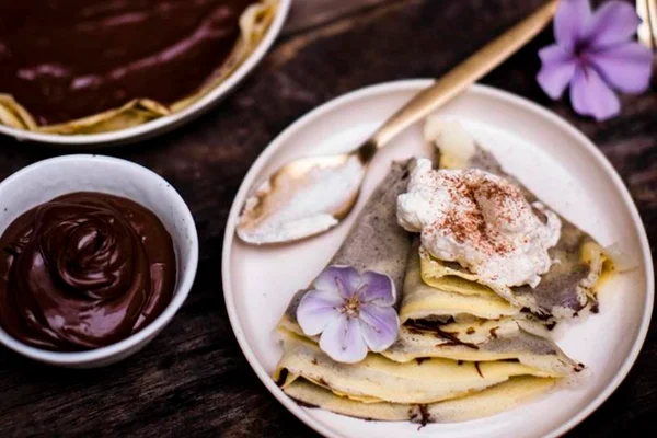 Aprenda a receita de crepe recheado com creme de avelã