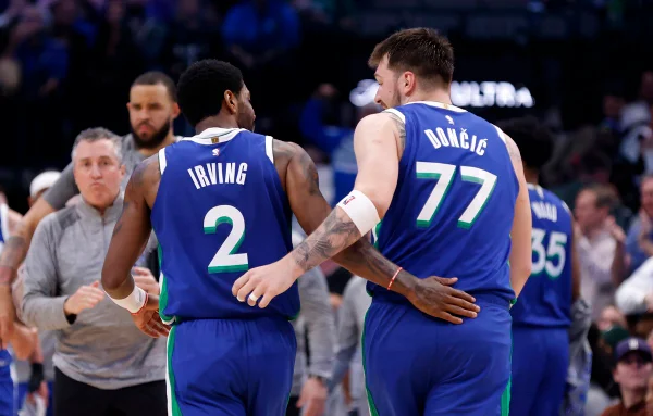 Doncic e Irving combinam para 82 pontos; Mavericks derrota 76ers