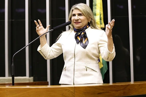 Deputada e candidata à prefeitura Edna Henrique é alvo de ataque na PB