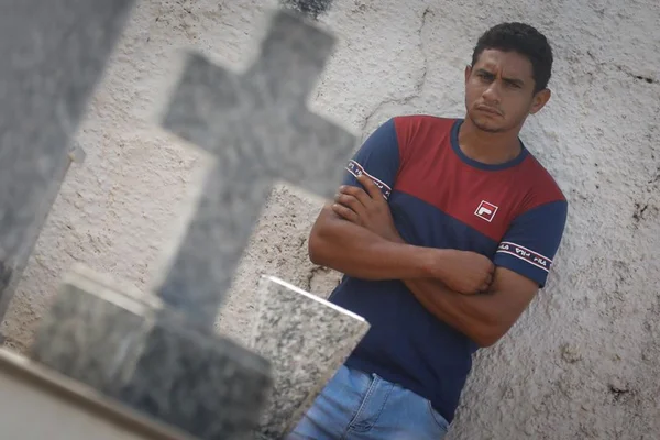 Tio diz que Laryssa tentou matar Júlia afogada antes