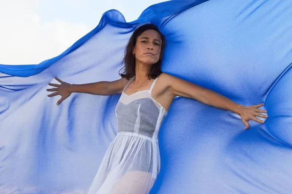 Cantora portuguesa Carminho lança disco Maria em Brasília