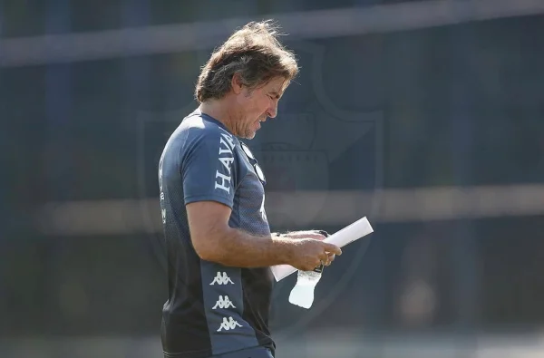 Ricardo Sá Pinto em treino do Vasco
