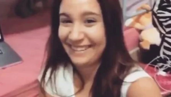 Bianca Andrade festeja 9 anos do canal Boca Rosa com vídeos antigos