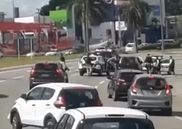 Sequestro-relâmpago termina com suspeito morto durante confronto