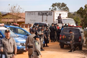 Policiais e viaturas da Polícia Militar do Estado de Goiás