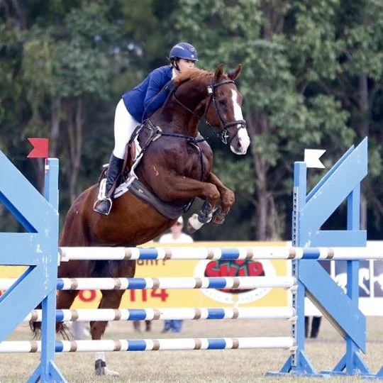 Atleta de 19 anos cai do cavalo e morre em seletiva olímpica