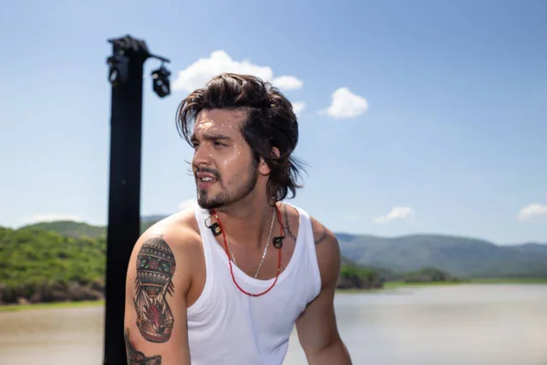 Valor arrecadado por Luan Santana em live pelo Pantanal surpreende