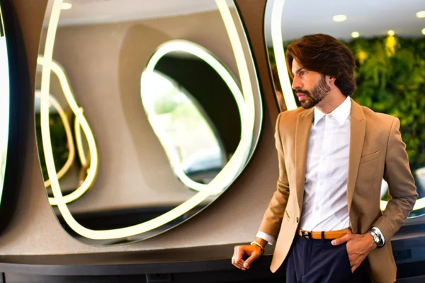 Beauty and Bride: Eliel Almeida inaugura seu aguardado salão de beleza