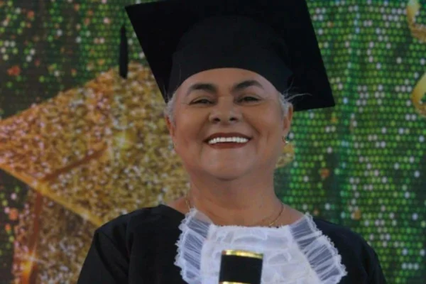 Mulher de 65 anos de idade foi aprovada em universidade federal na Bahia