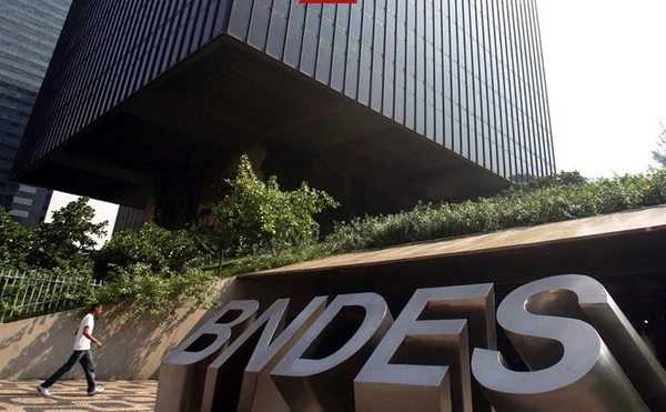 BNDES tem caixa para devolver R$ 126 bi ao Tesouro este ano