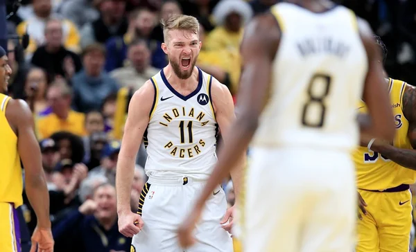 Sabonis ofusca LeBron James e Pacers surpreendem Lakers na NBA