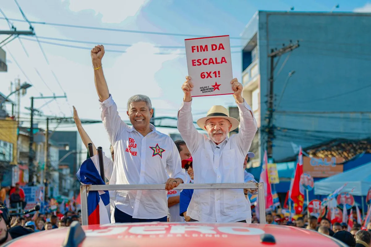 Lula e Jerônimo Rodrigues durante ato em Salvador (BA) Lula e Jerônimo Rodrigues durante ato em Salvador (BA)