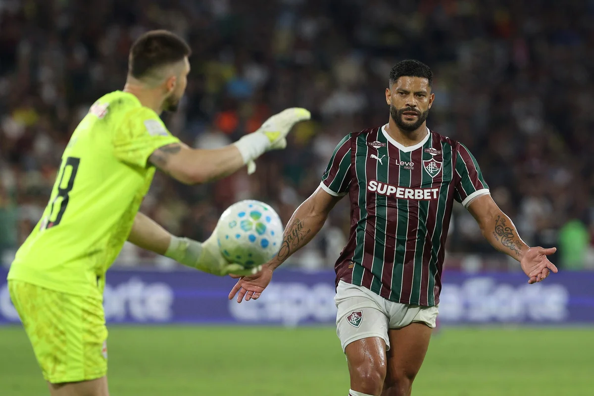 Hulk enfrenta pressão e críticas após início instável no Fluminense​‌​