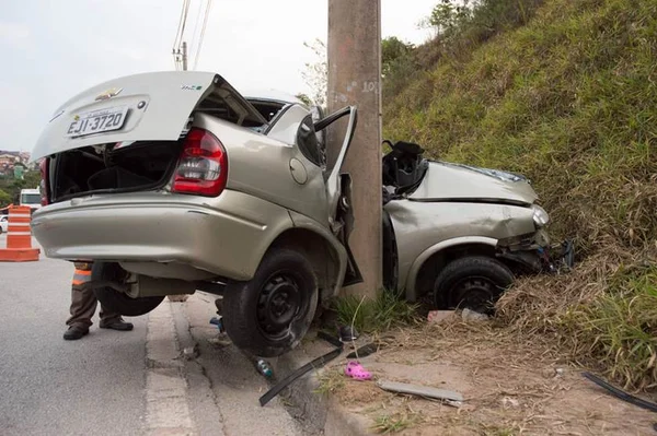 Motorista morre queimado após caminhão-tanque explodir em SP