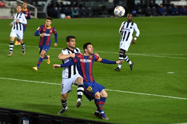 Barcelona vence no Espanhol