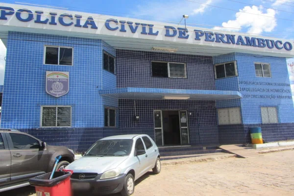 Imagem colorida da delgacia de Pernambuco - Metrópoles