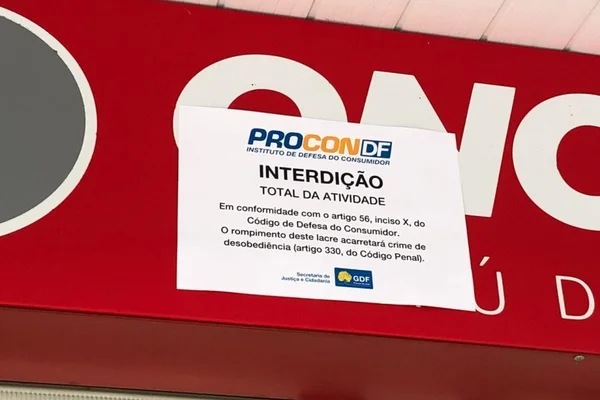 Procon e Polícia Civil interditam farmácia em Sobradinho por preço abusivo