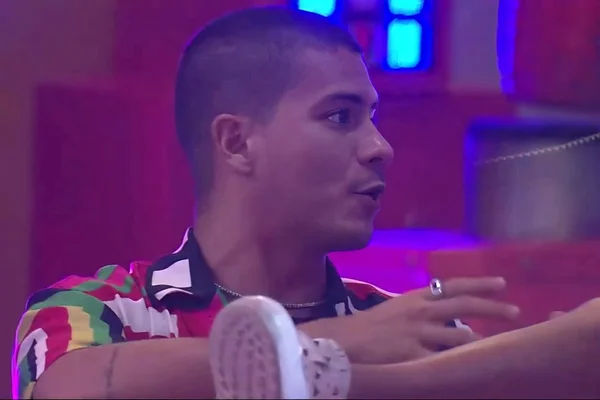 BBB22. Brothers reclamam da falta de bebida em festa: “Tem nem água”