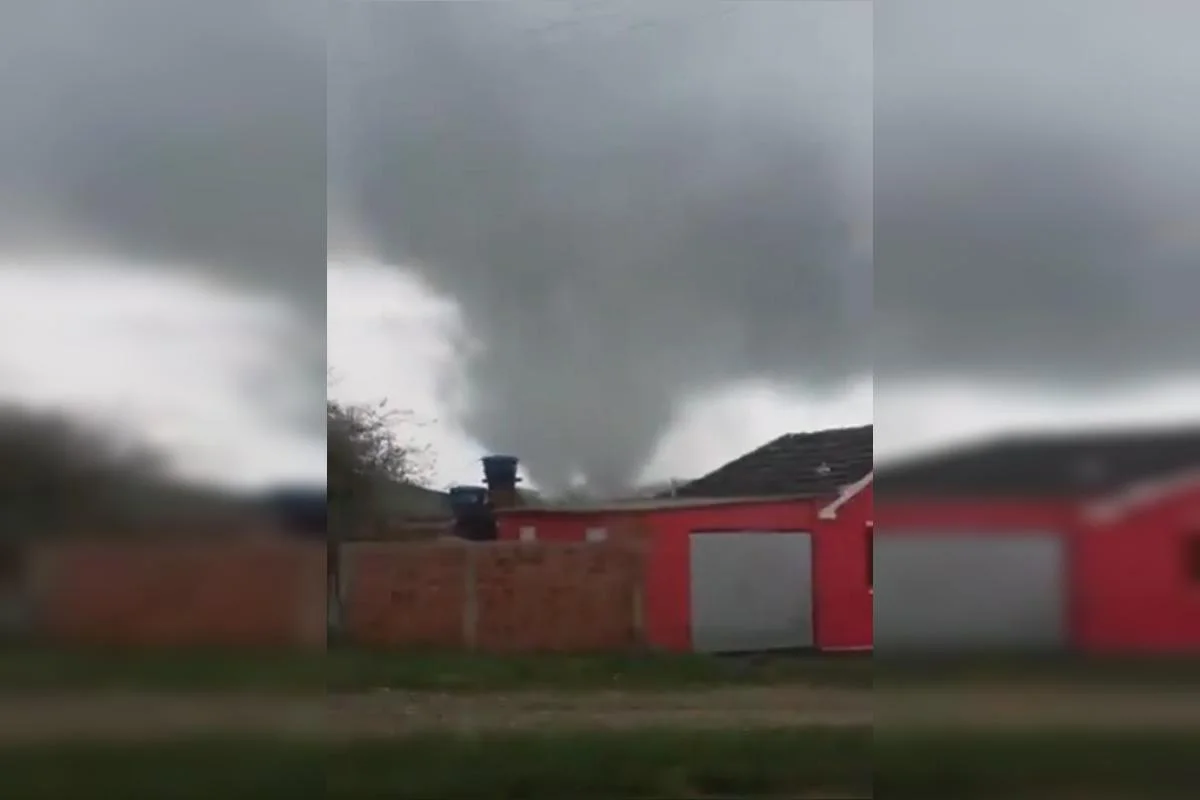 Ciclone-bomba passa por Pelotas, no Rio Grande do Sul Ciclone-bomba passa por Pelotas, no Rio Grande do Sul
