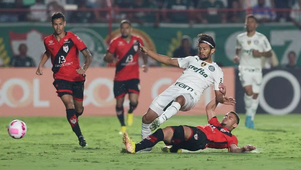 Atlético-GO arranca empate e diminui vantagem do líder Palmeiras