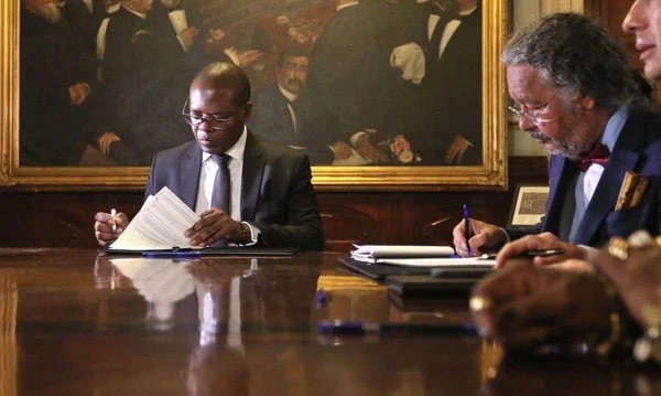 Acordo prevê ampliar acervo de objetos de religiões afro-brasileiras