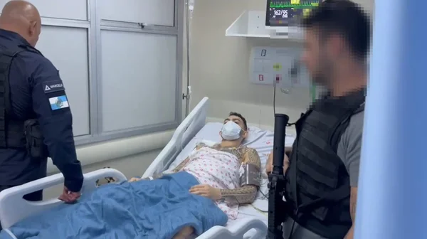 traficante sendo preso em hospital