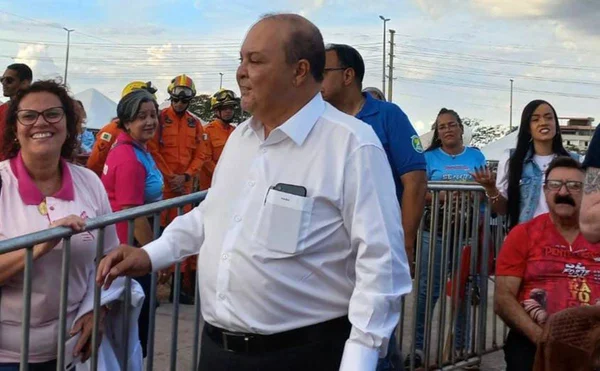 Ibaneis celebra Domingo de Pentecostes com fiéis no Taguaparque