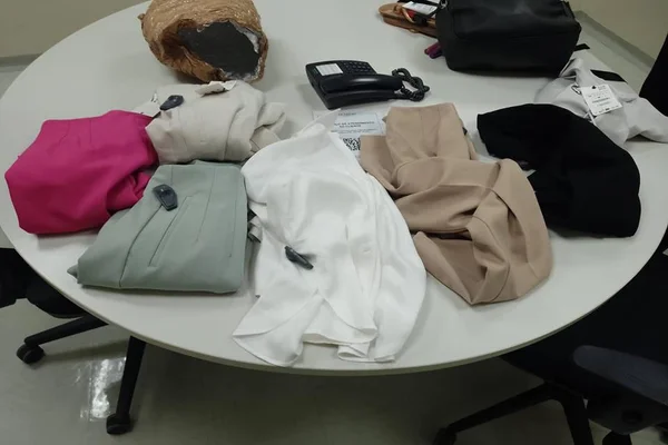 Mulher é presa por furtar R$ 3 mil em roupas de shopping de luxo do DF