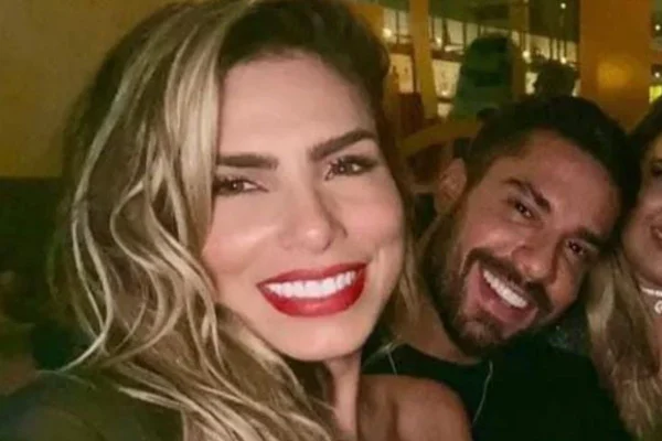 De férias com o ex: Bil e Erika curtem aniversário de Rico. Veja fotos