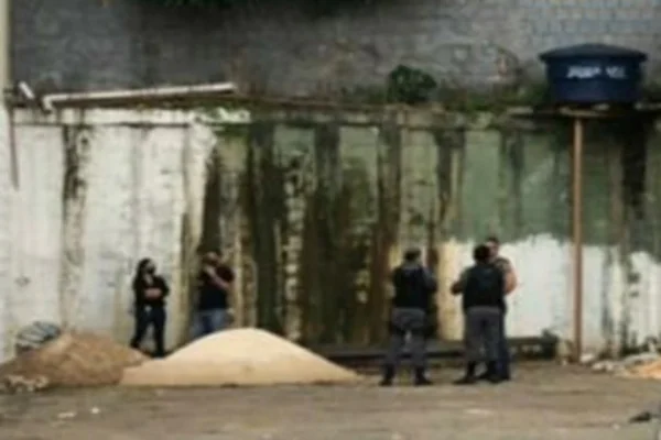 Manaus: mulher é encontrada morta e suja de sêmen em estacionamento