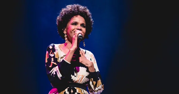 Teresa Cristina canta Cartola em show gratuito em Brasília