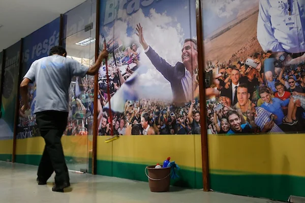 Carla Zambelli (PSL-SP) herdará gabinete de Bolsonaro na Câmara