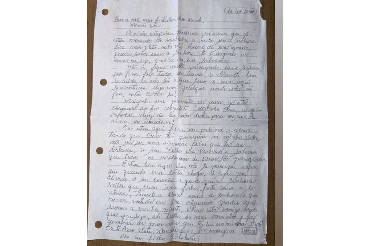 Carta publicada por Solange Bezerra, mãe de Deolane Carta publicada por Solange Bezerra, mãe de Deolane