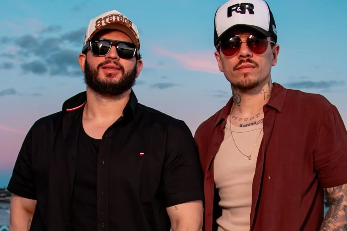 Dupla Felipe e Rodrigo posa para as redes sociais Dupla Felipe e Rodrigo posa para as redes sociais
